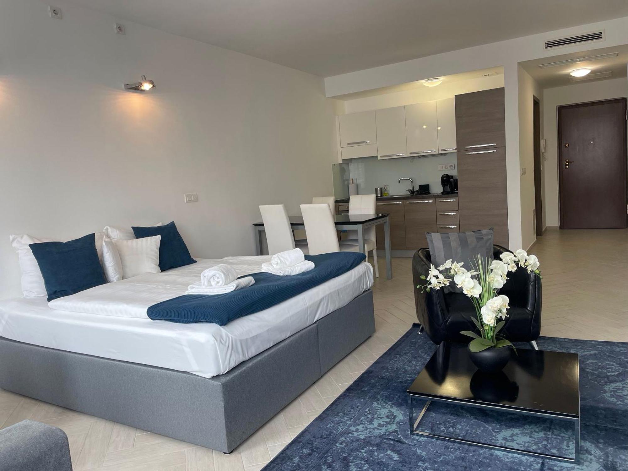Smart Carrara Apartmens *