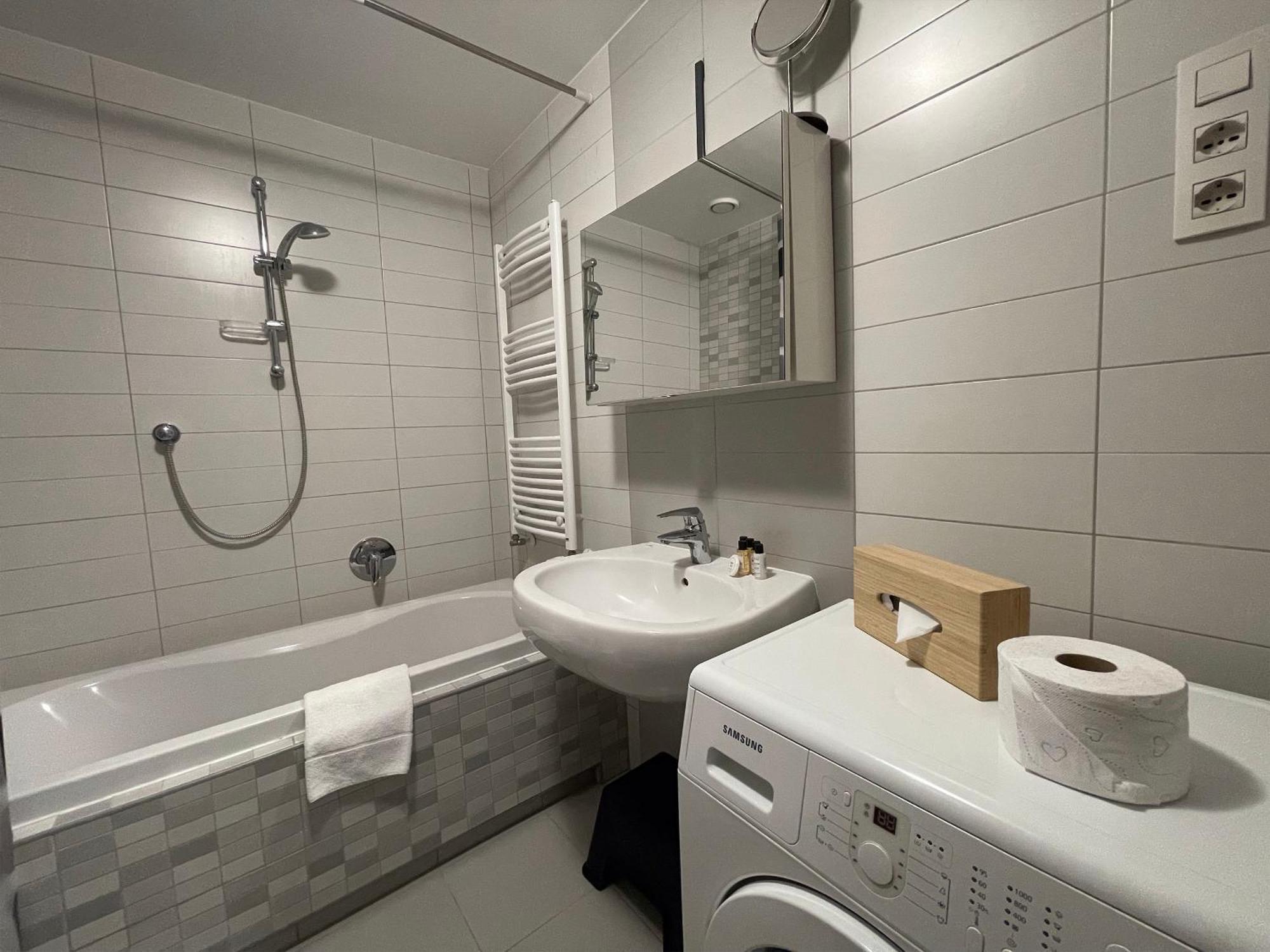 Smart Carrara Apartmens *